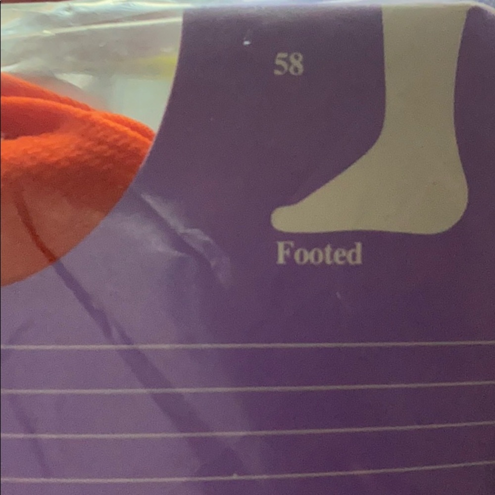 ✅🛍️ 4/$16 Shop Orange Classic Nylons - Picture 4 of 6